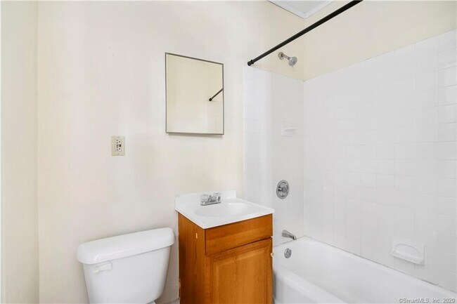Foto del edificio - 21 Lynwood Pl