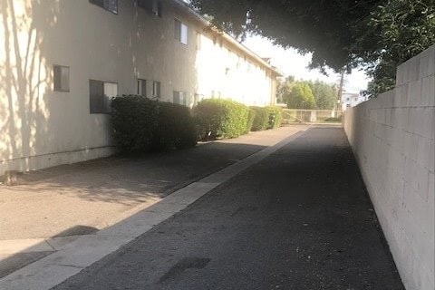 Building Photo - 1675 W Pampas Ln