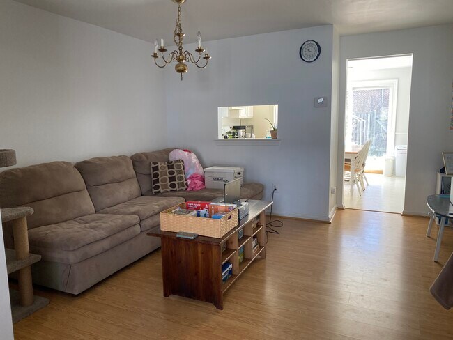 Foto del edificio - 8013 Dayspring Ct