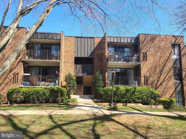 Foto del edificio - 7802 Dassett Ct