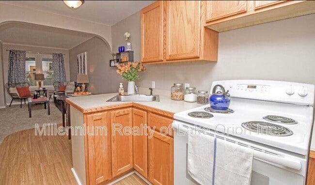 Building Photo - 3857 Oak Knoll Rd