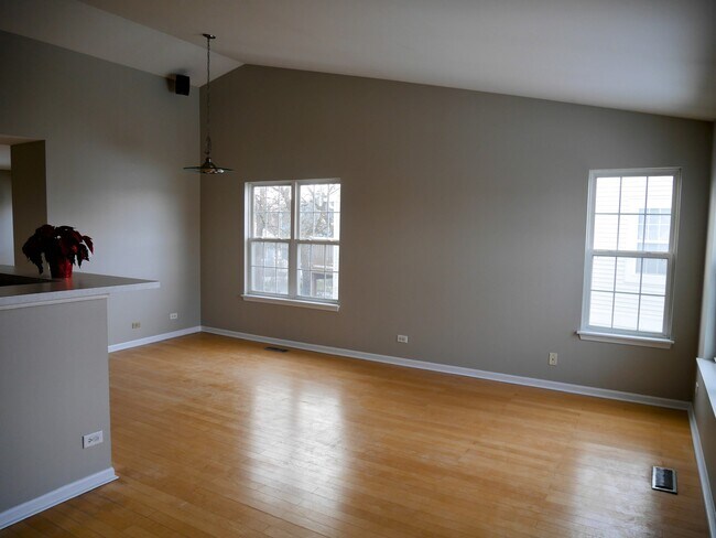 Building Photo - 2514 Oneida Ln