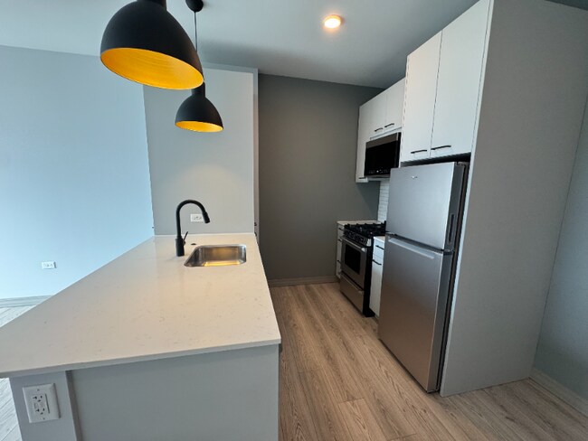 Foto del edificio - 2131 N Elston Ave