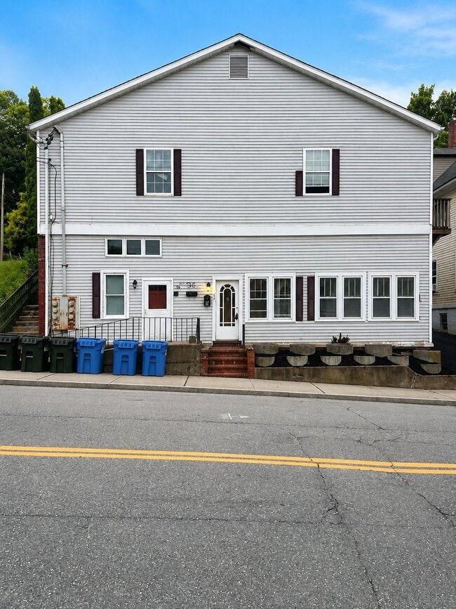 Photo - 34 Merchants Ave (Norwich, CT) Apartment