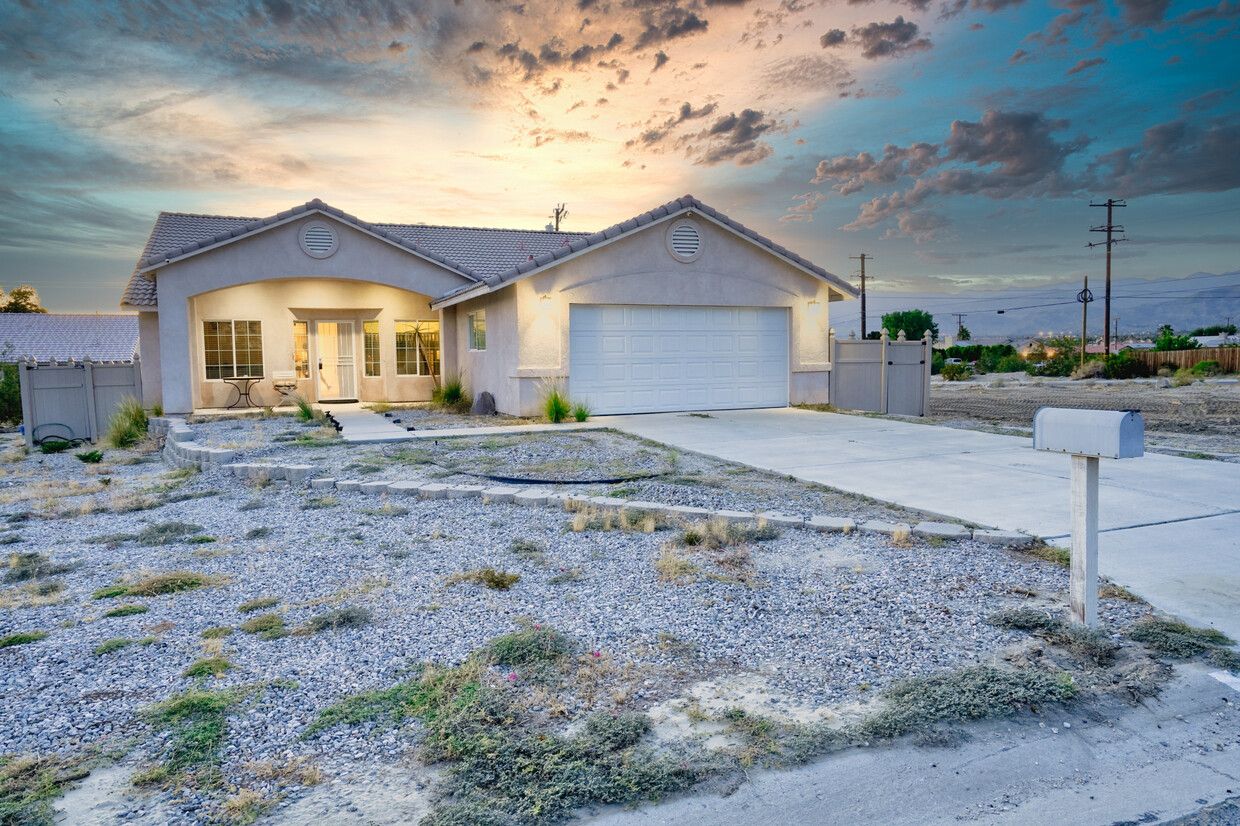 Front Of House - 16087 Bubbling Wells Rd