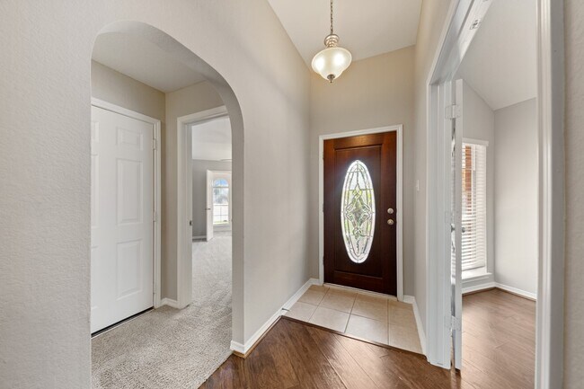 Foto del edificio - 1014 Cavern Brook Ln