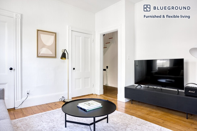 Building Photo - 32 Healey St