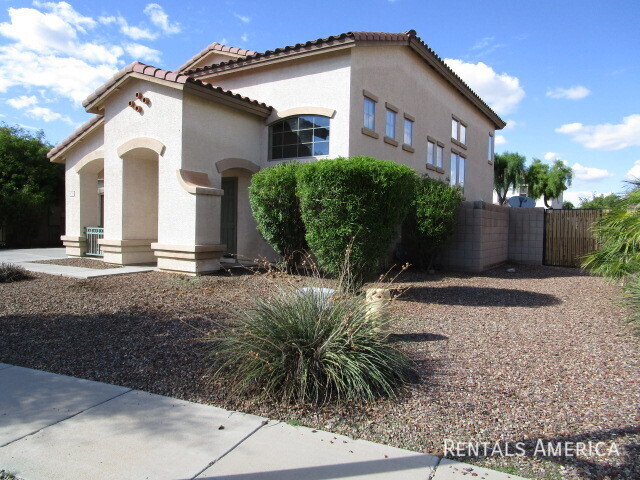 Foto del edificio - Desirable Rovey Farm Estates in Glendale l...