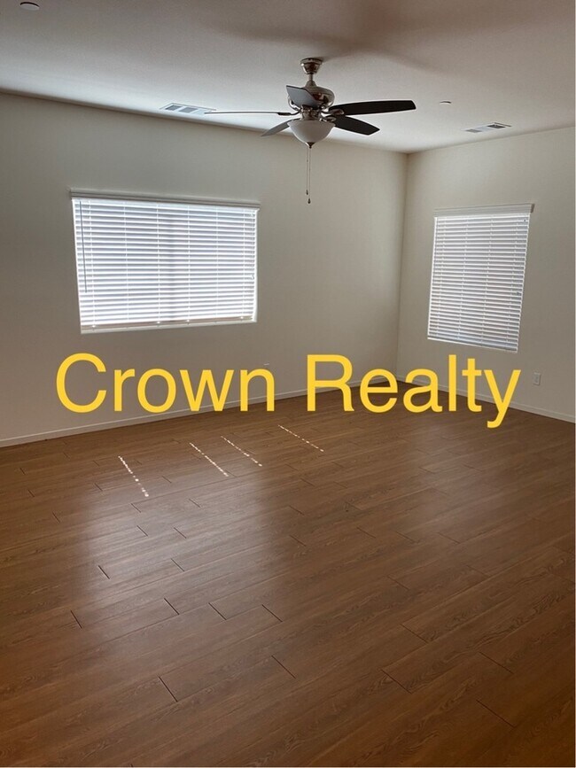 Foto del edificio - Newer 3/2 Town Home - Porterville