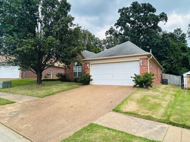 Photo - 3br/2ba Home in the Bartlett area. Vaulted...