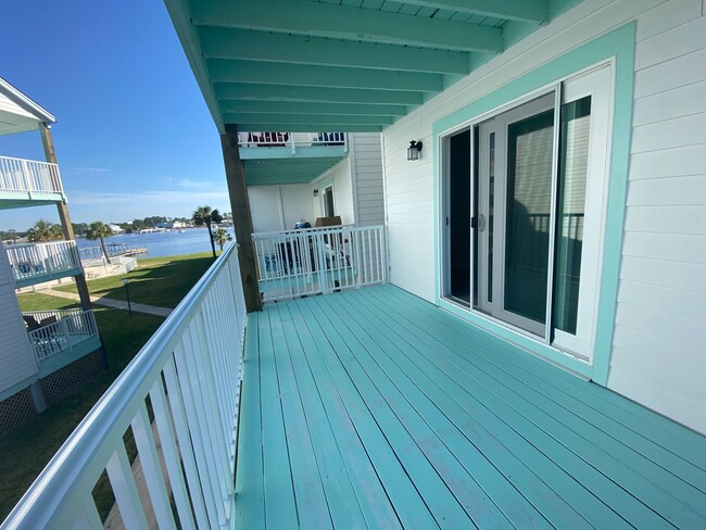 Building Photo - 1BR/1BA Waterfront Condo for Rent on S. La...