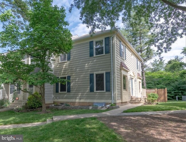Building Photo - 6120 Old Brentford Ct