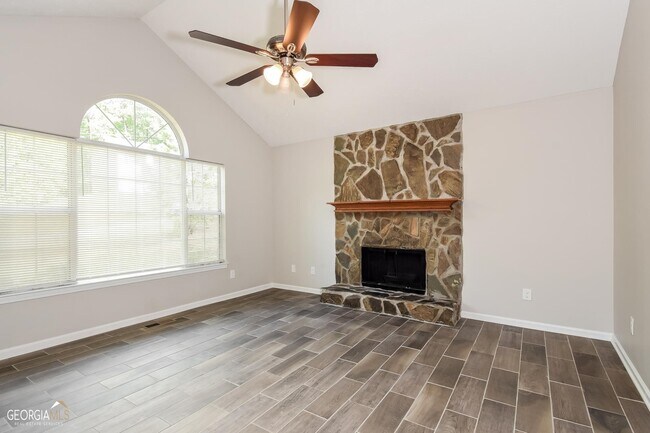 Building Photo - 440 Emerald Pines Dr