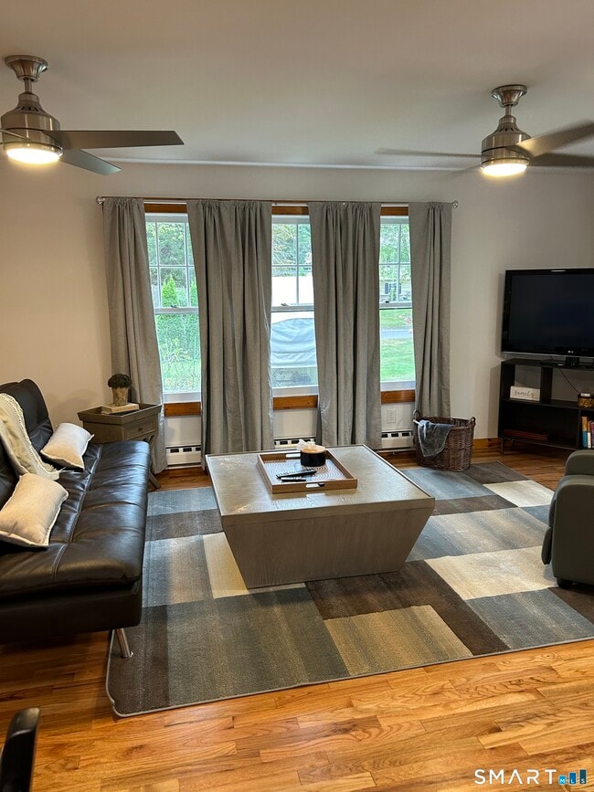 Building Photo - 28 Sugar St