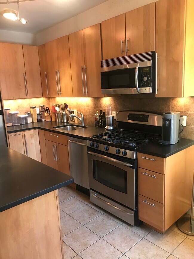 Open Kitchen - 35 W 92nd St