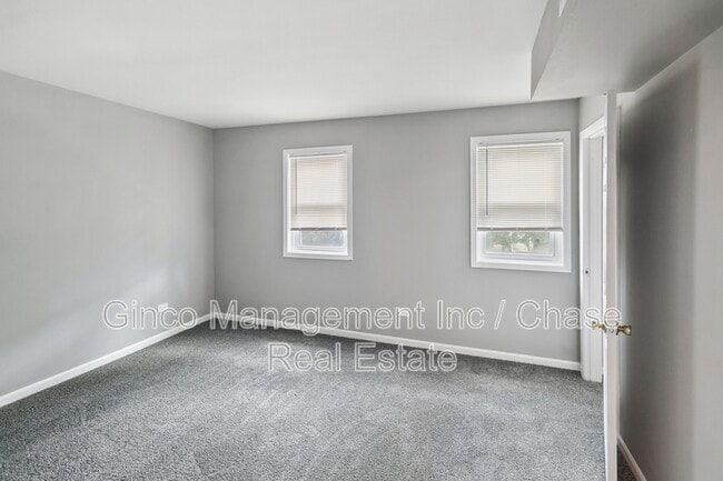 Building Photo - 621 Oneida St