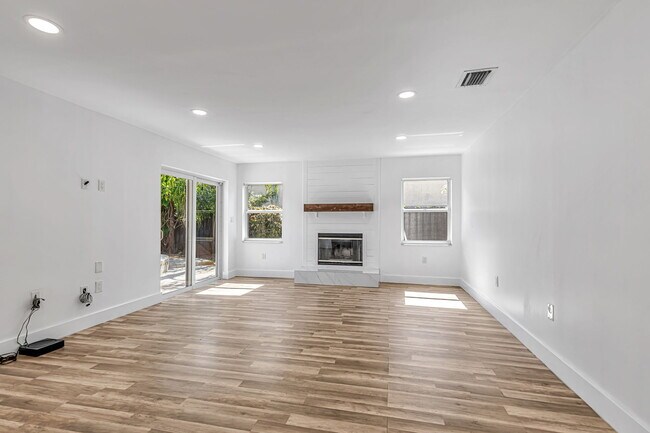 Foto del edificio - 5900 York Ln