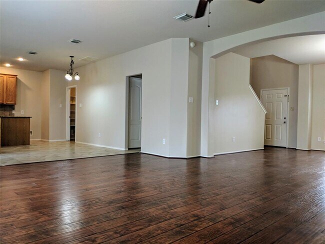 Building Photo - 3526 Schumann Oaks Dr