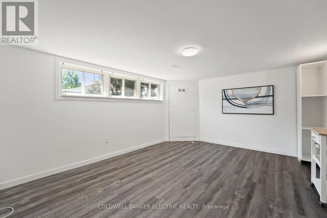Building Photo - 8B Pottinger St