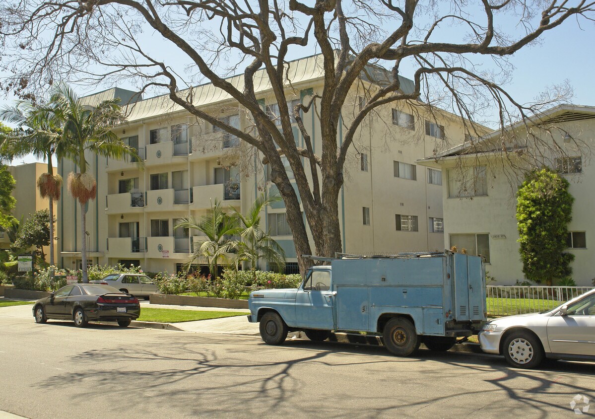 Primary Photo - Spa Apartments