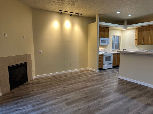 Foto del edificio - Francis Avenue