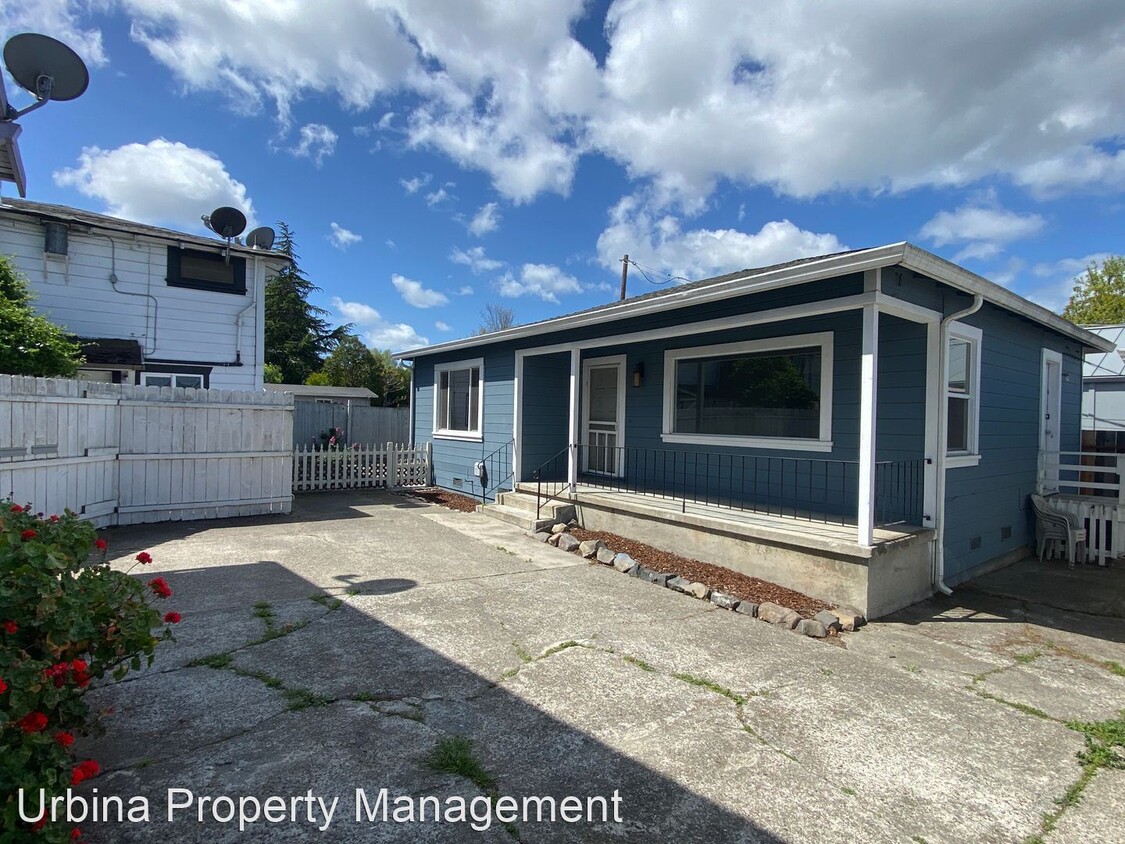 Foto principal - 2 br, 1 bath House - 884 Petaluma Boulevar...