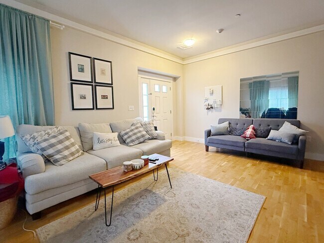 Foto del edificio - 54 Loomis St