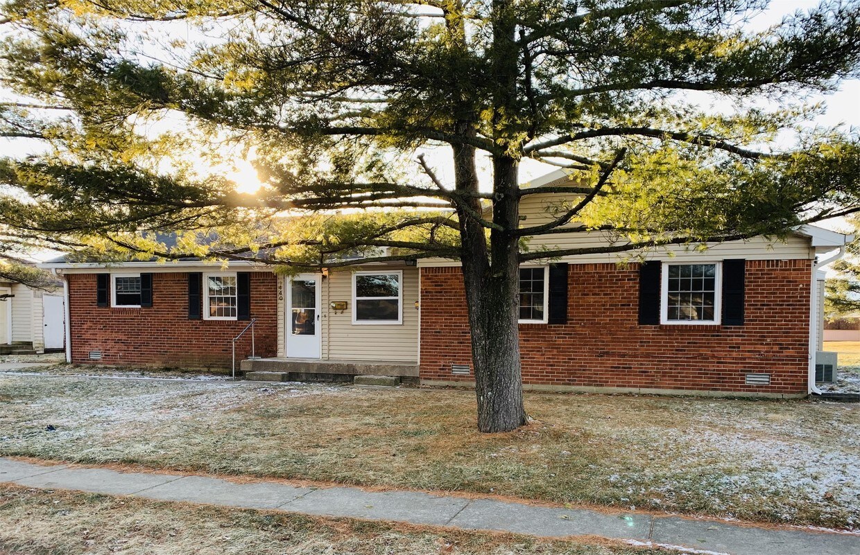 Primary Photo - 1440 Coachlite Dr