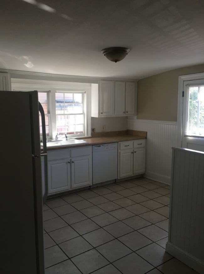 Building Photo - 1127 Park St