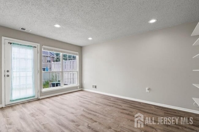 Building Photo - 5 Diaz Ct