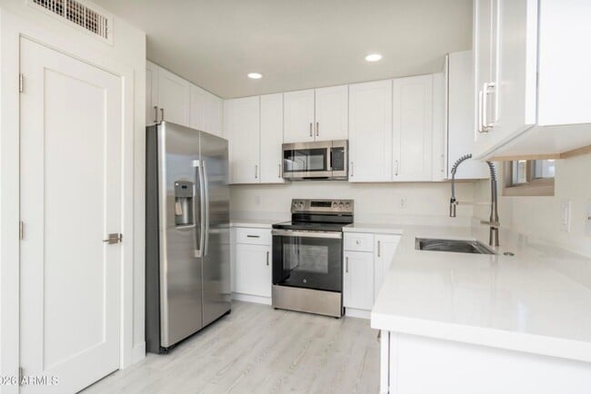 Building Photo - 17901 N Lupine Trail