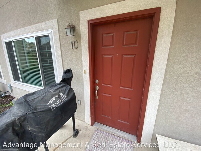 Building Photo - 2 br, 2 bath House - 1183 Canyon Meadow Dr...