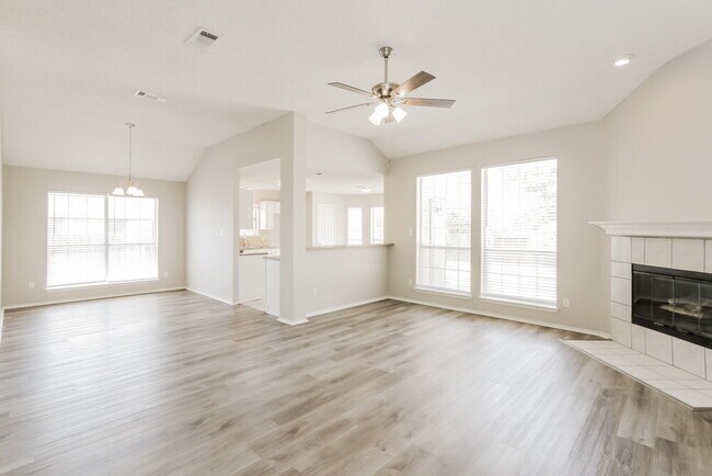 Building Photo - 1002 Aries Ct