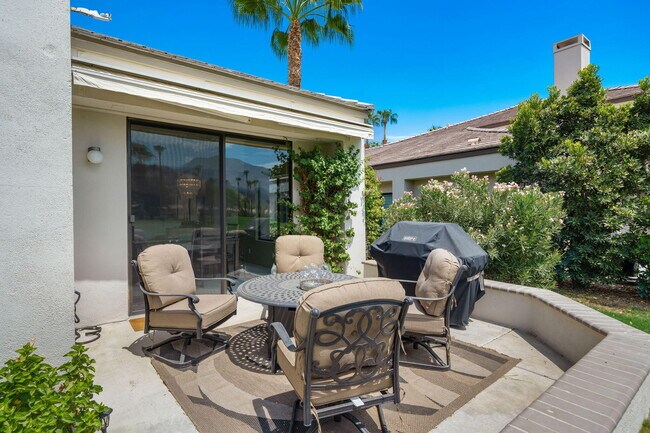 Foto del edificio - 54635 Shoal Creek