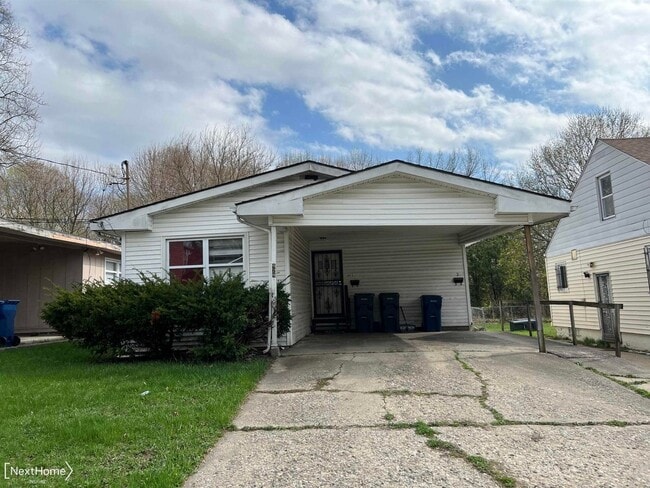 Building Photo - 929 W Genesee St