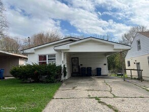Building Photo - 929 W Genesee St