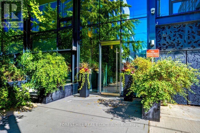Building Photo - 25-625 Stafford St