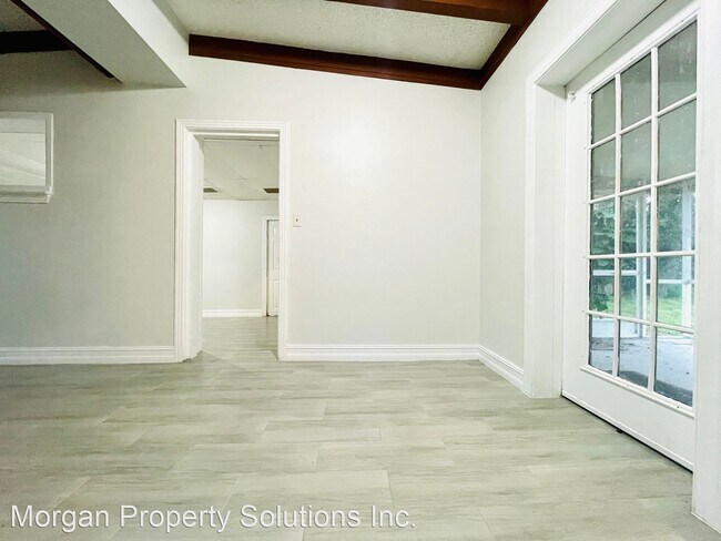 3 br, 2 bath House - 6014 Appian Wy - 4