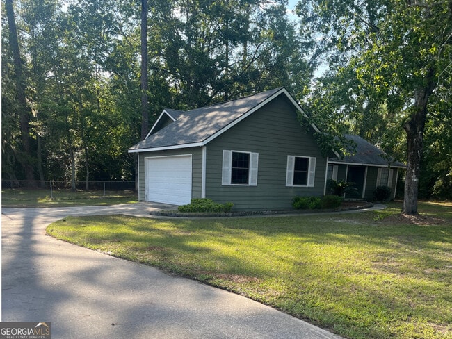 Building Photo - 204 Tanglewood Dr