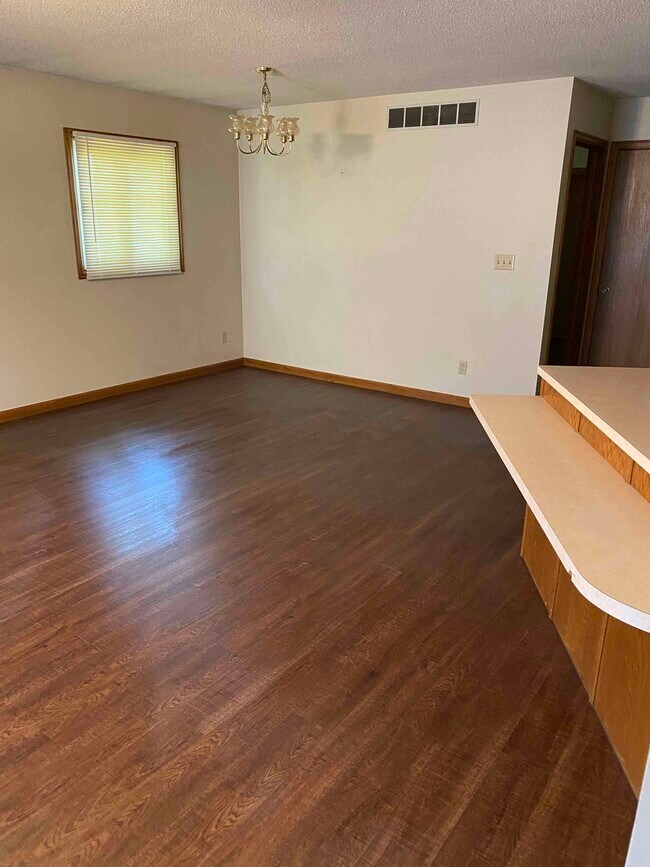 Building Photo - 306 W 15th St