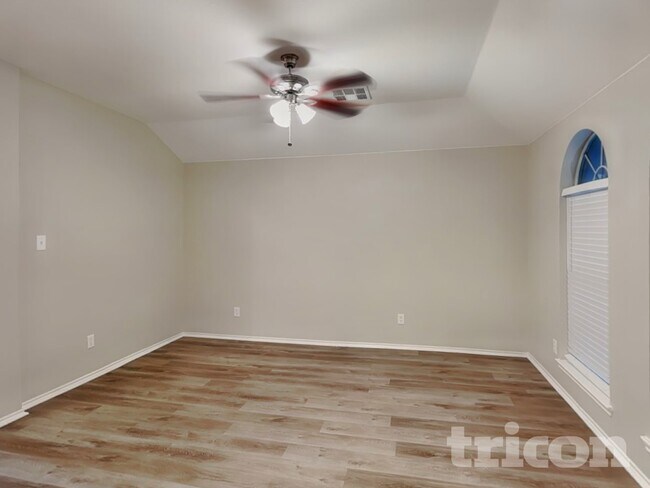 Building Photo - 626 Chapman Dr