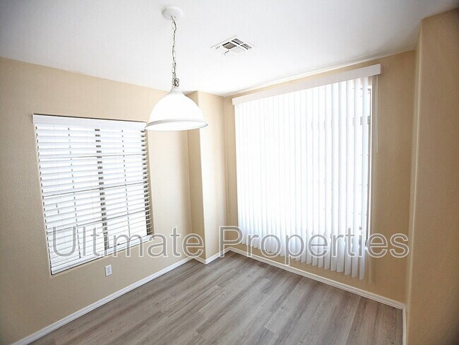 Foto del edificio - 12706 W Ash St