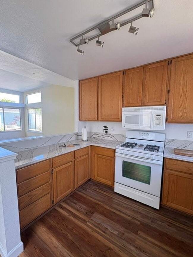 Building Photo - 981 Bluebell Way