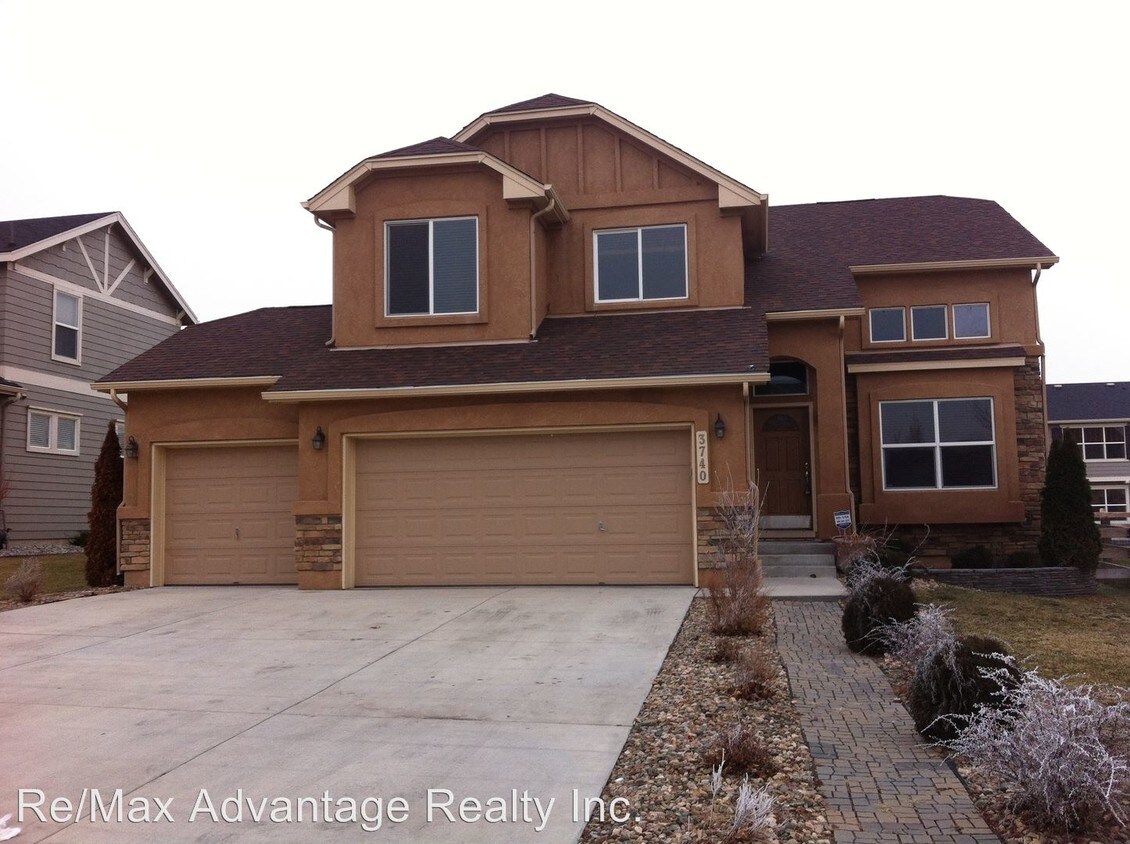 Primary Photo - 3740 Red Baron Dr
