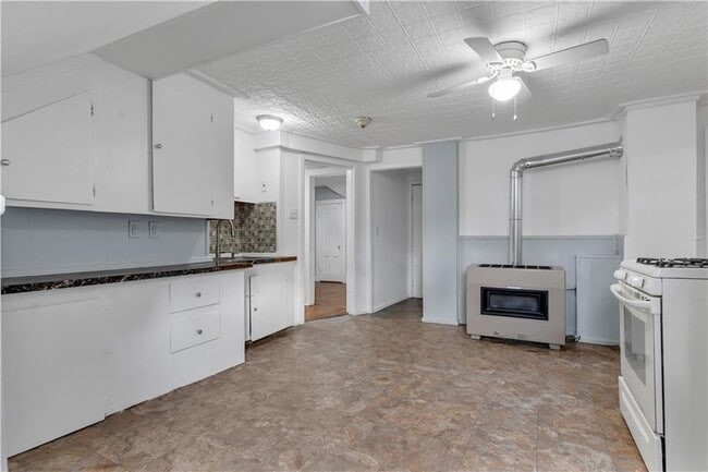 Building Photo - 244 Paradis Ave