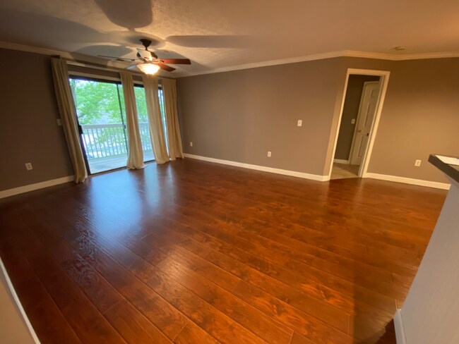 Building Photo - 6729 Meadow Creek Dr