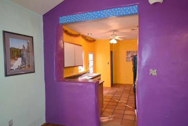 Building Photo - Super cute 1 bedroom Adobe