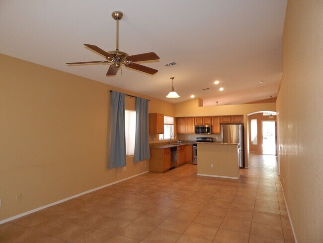 Foto del edificio - 3 Bedrooms 2 Bathrooms close to Sabino Canyon