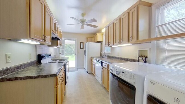Building Photo - 211 Hermitage Rd