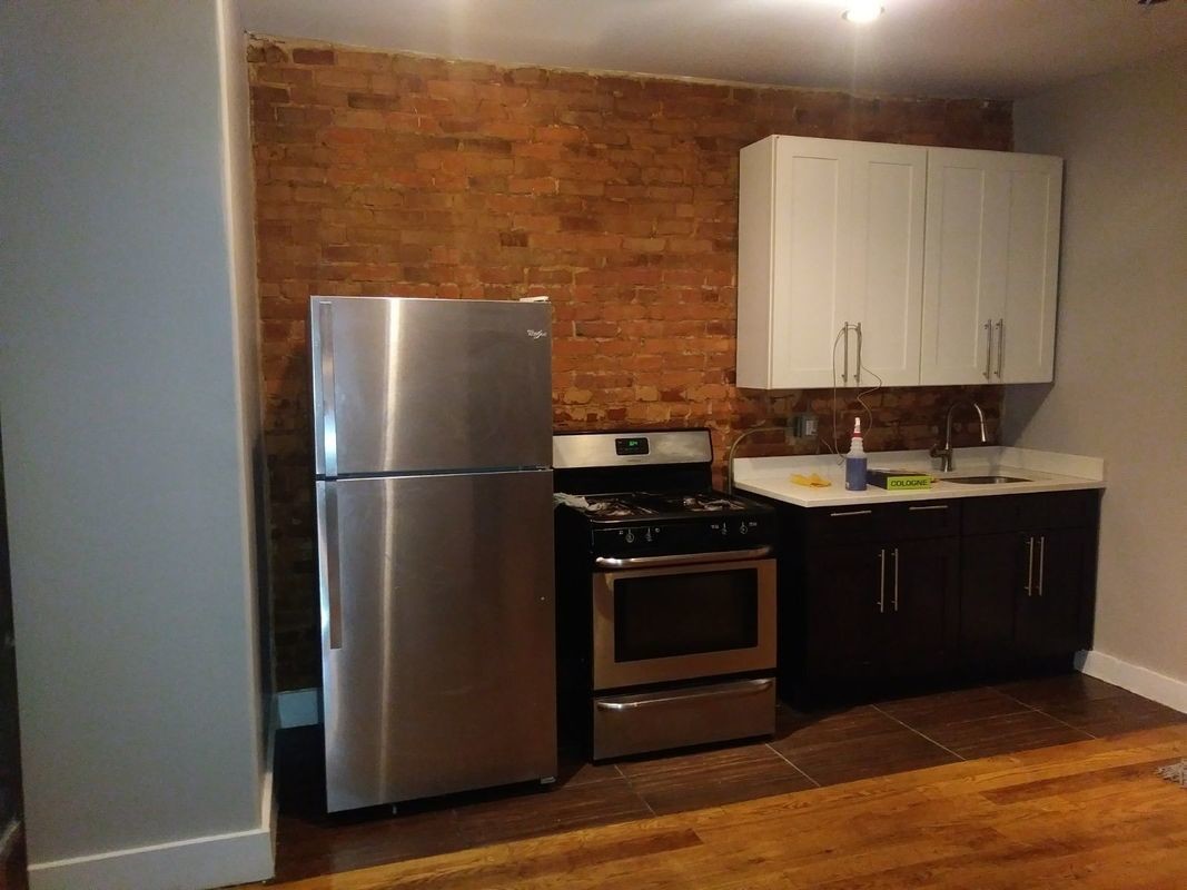 Primary Photo - 2344 Pacific St